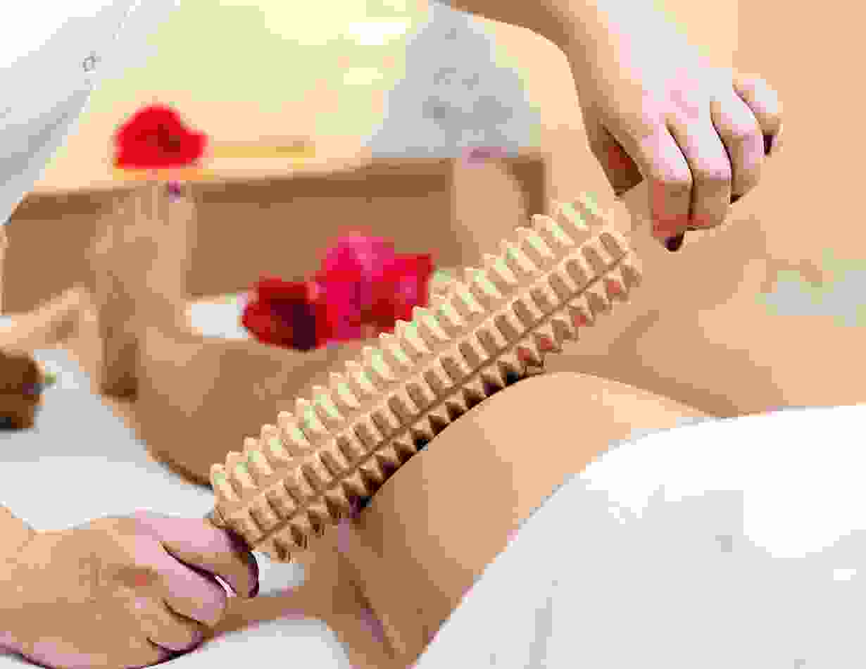 Sandalwood massage Sandalwood massage